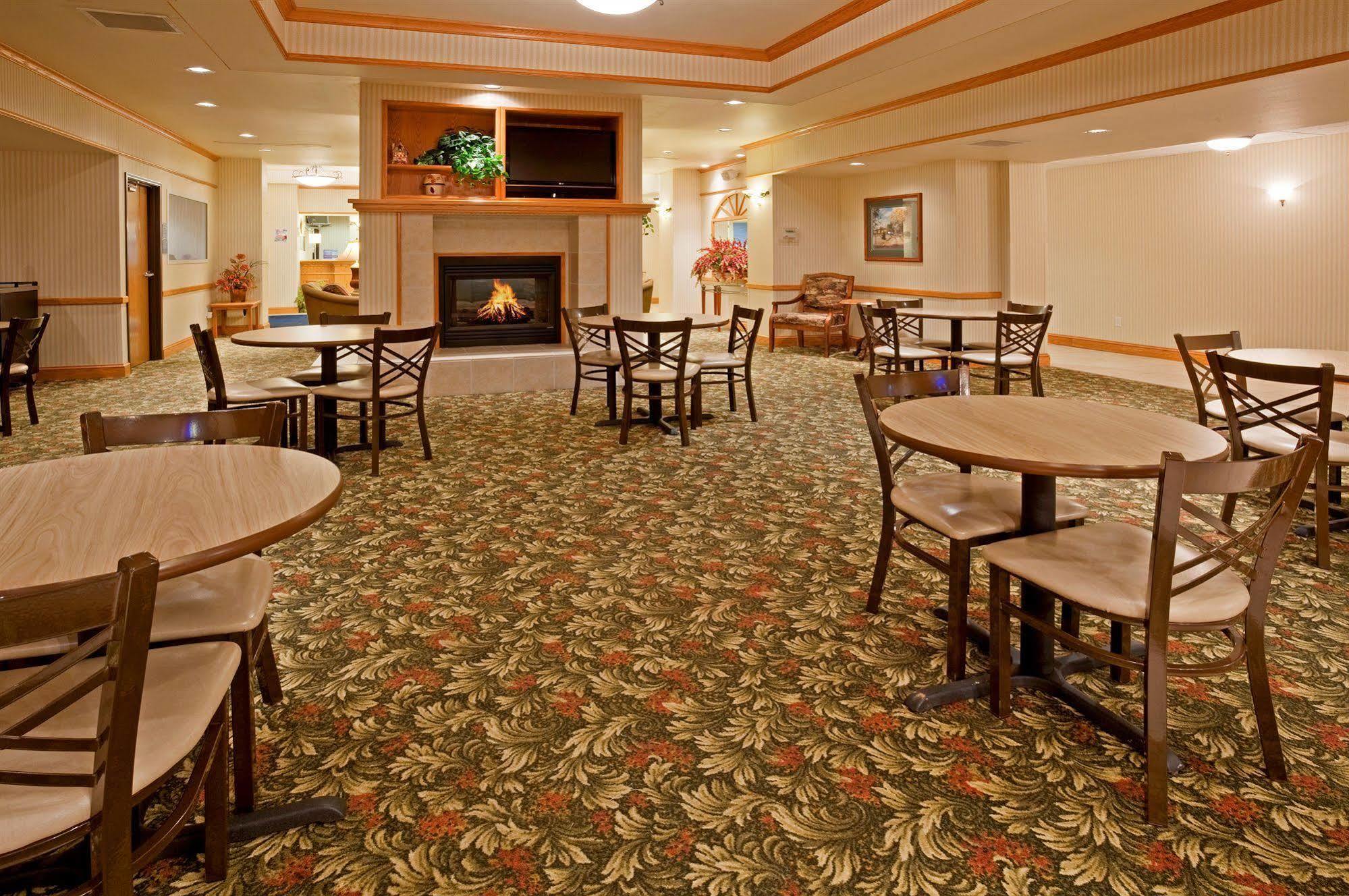 Holiday Inn Express & Suites Yankton By Ihg Restaurant foto